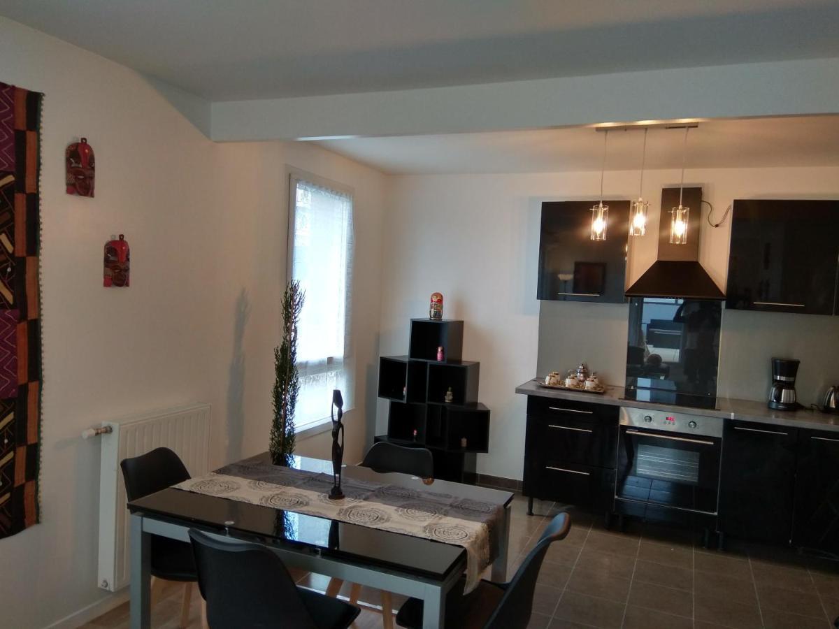 Saint Denis Appartement 2 Chambres Avec Parking Esterno foto